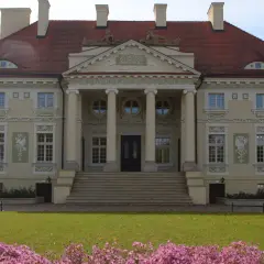 Pałac w Lewkowie godziny otwarcia - nie przegap wizyty w muzeum