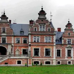 Pałac Twardowskich w Kobylnikach - historia, architektura i atrakcje