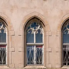 Pałac w Jędrzejowie: fascynująca historia i architektura czekają na Ciebie
