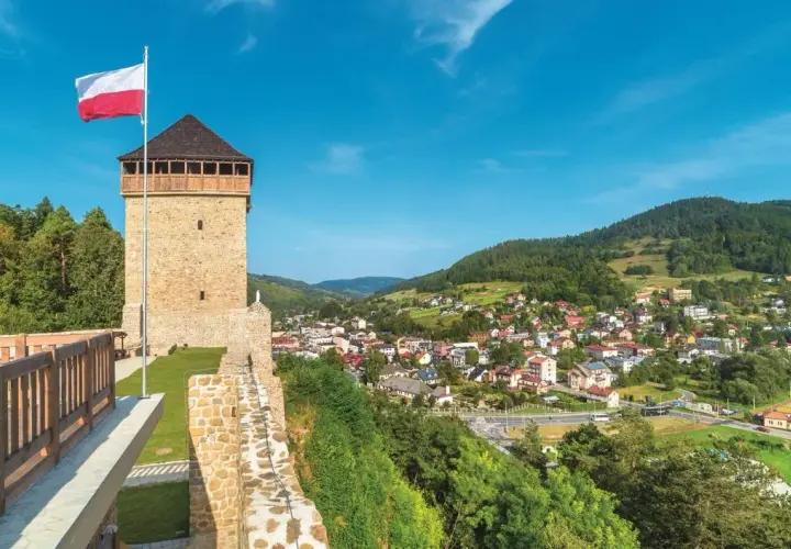Zamek w Muszynie: Odkryj historię i praktyczne informacje dla odwiedzających
