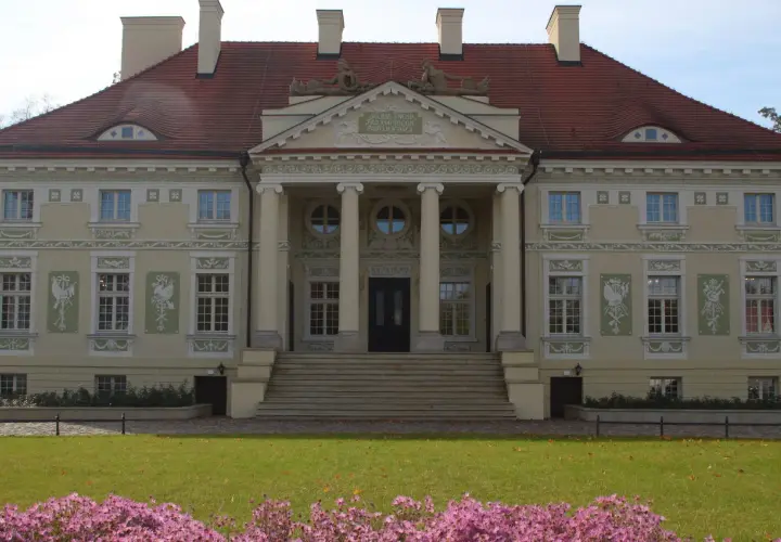 Pałac w Lewkowie godziny otwarcia - nie przegap wizyty w muzeum