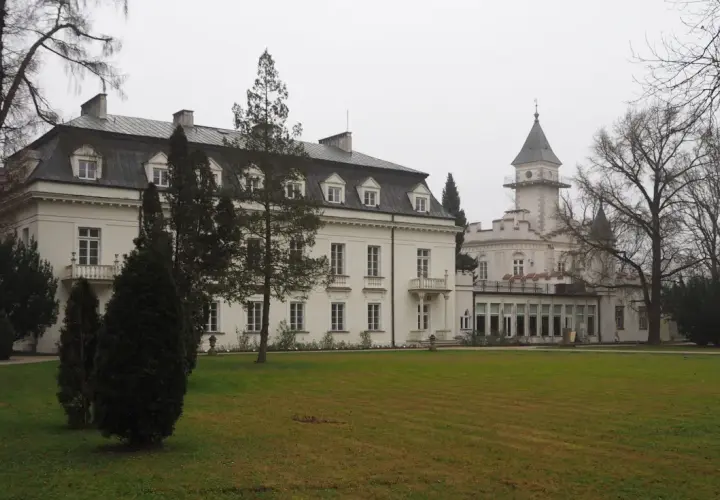 Pałac w Radziejowicach zwiedzanie: Czas i ceny biletów, atrakcje