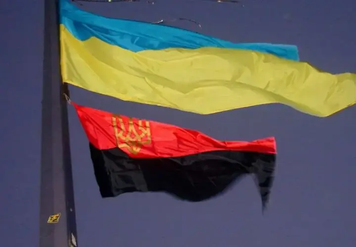 Jak wygląda flaga banderowska? Odkryj jej tajemnice i znaczenie
