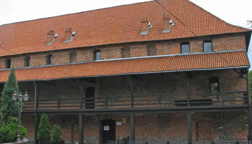 Zamek w Nowem: historia, atrakcje i tajemnice krzyżackiej budowli