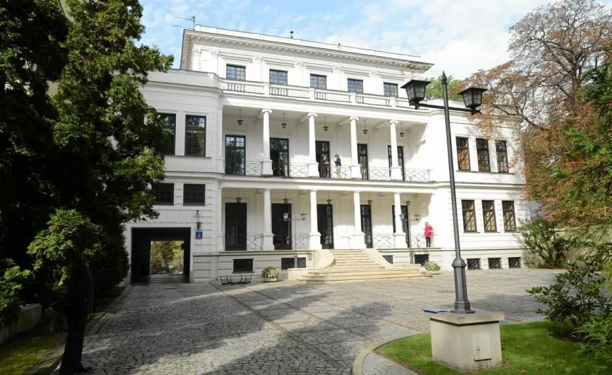Pałac w Kikole - tajemnice historii i architektury, które zaskakują