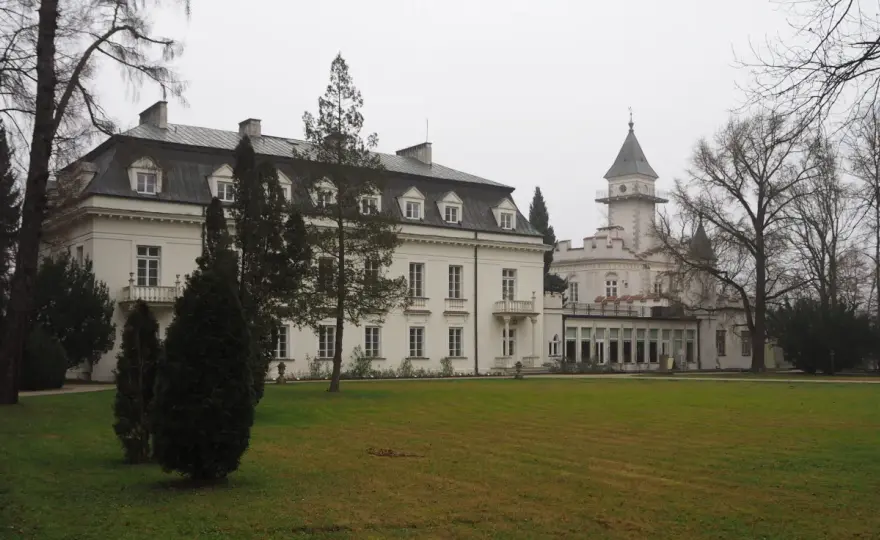 Pałac w Radziejowicach zwiedzanie: Czas i ceny biletów, atrakcje
