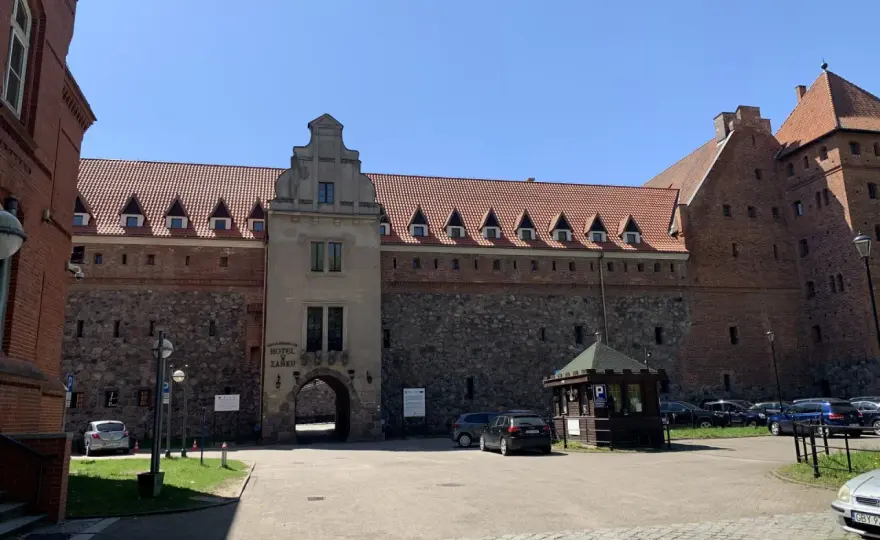Zamek w Bytowie zwiedzanie: odkryj tajemnice i atrakcje tego miejsca